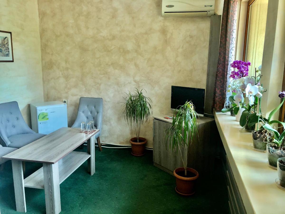 Family Hotel Residence Добрич Экстерьер фото