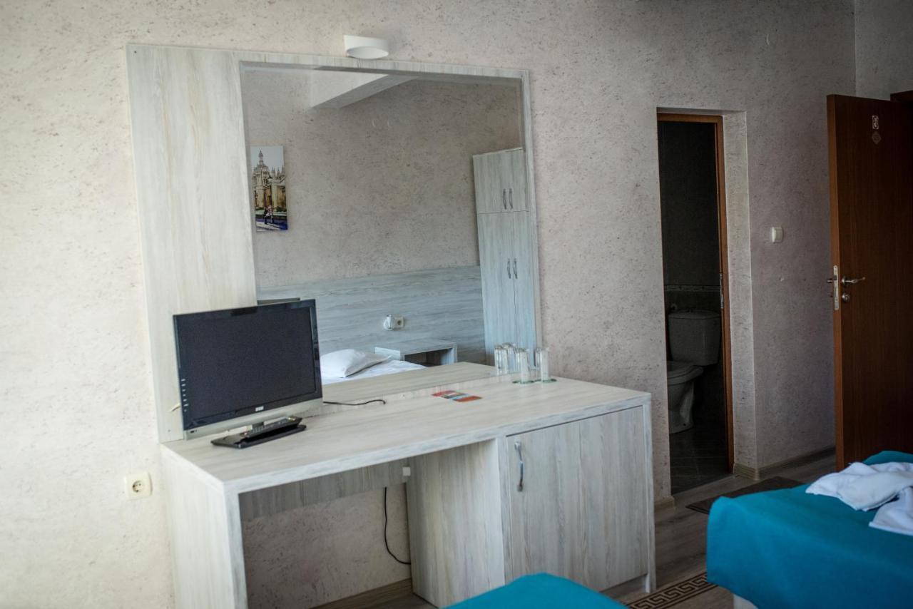 Family Hotel Residence Добрич Экстерьер фото