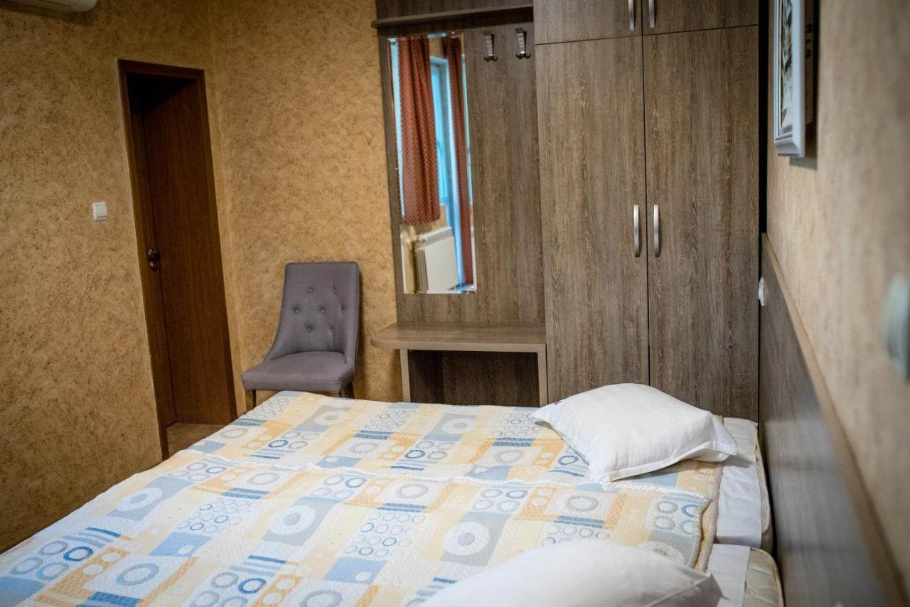 Family Hotel Residence Добрич Экстерьер фото