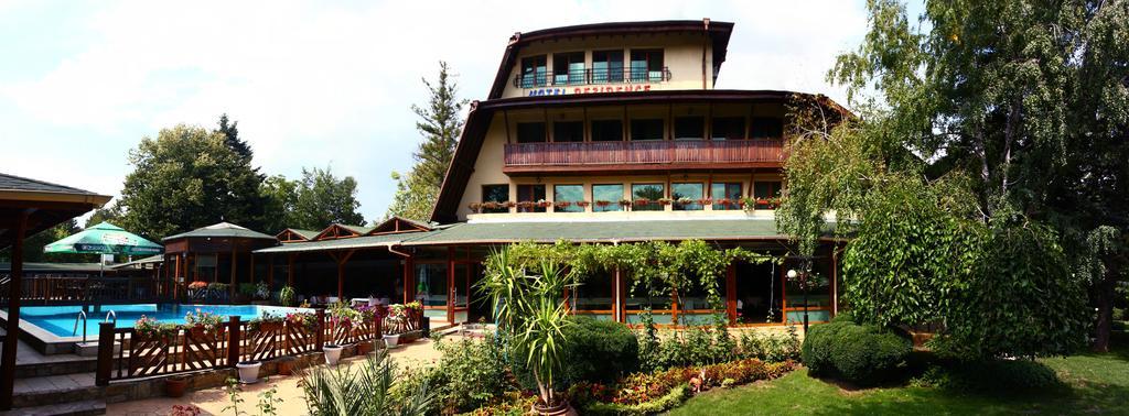 Family Hotel Residence Добрич Экстерьер фото