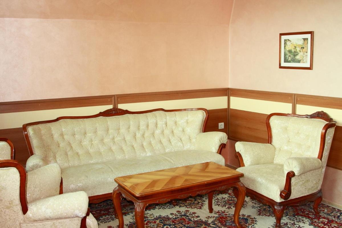 Family Hotel Residence Добрич Экстерьер фото