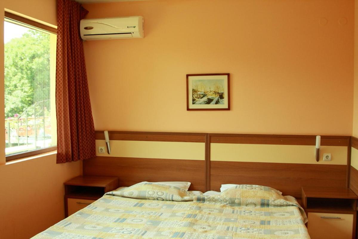 Family Hotel Residence Добрич Экстерьер фото