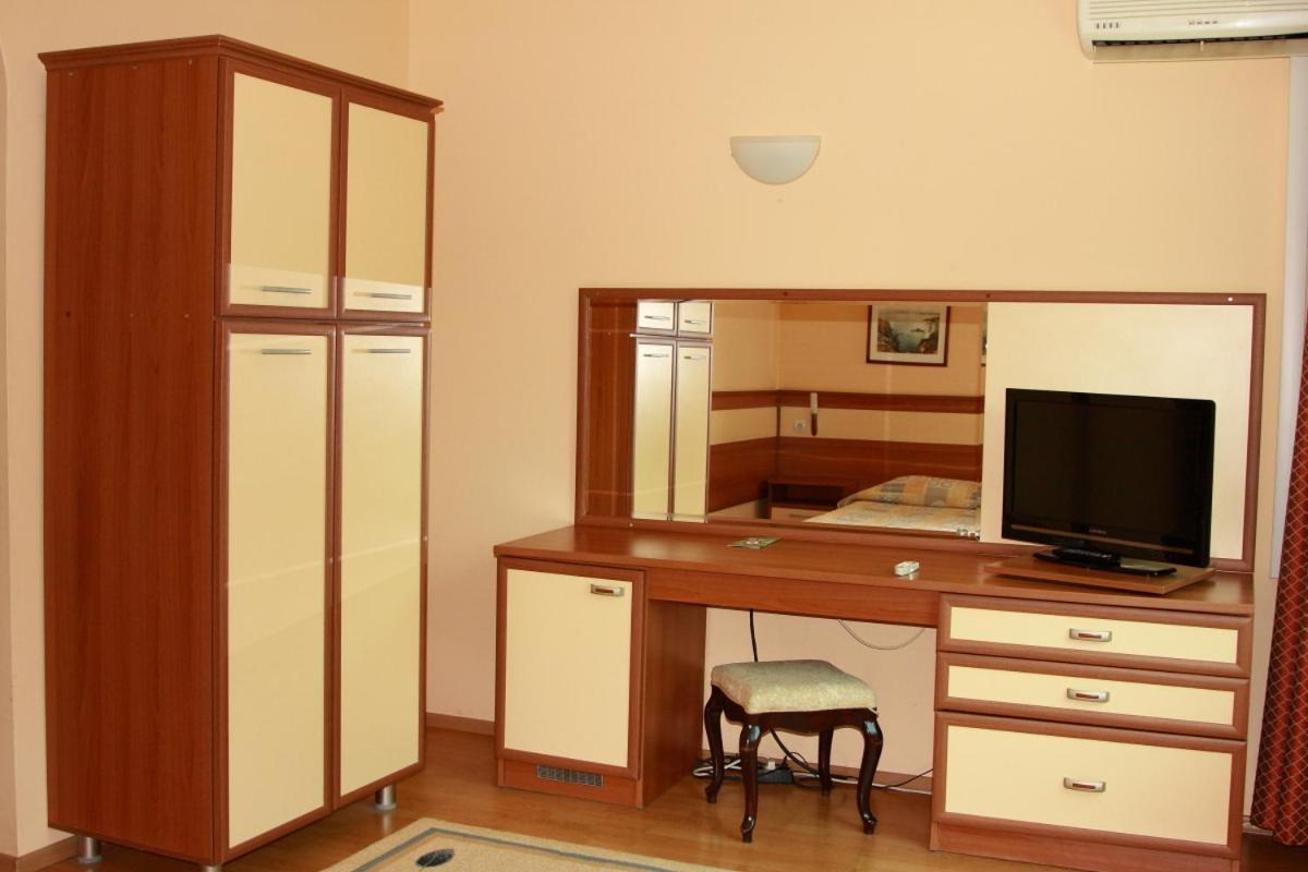 Family Hotel Residence Добрич Экстерьер фото