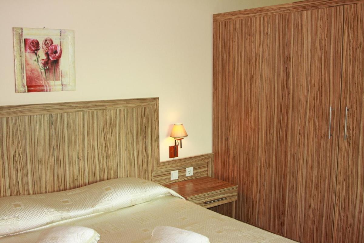 Family Hotel Residence Добрич Экстерьер фото