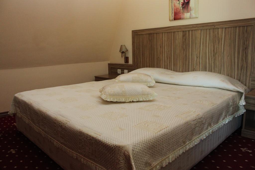 Family Hotel Residence Добрич Экстерьер фото
