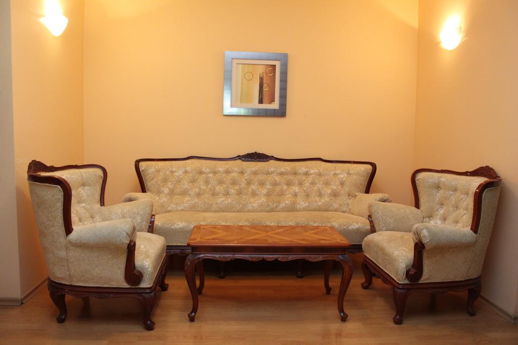 Family Hotel Residence Добрич Экстерьер фото