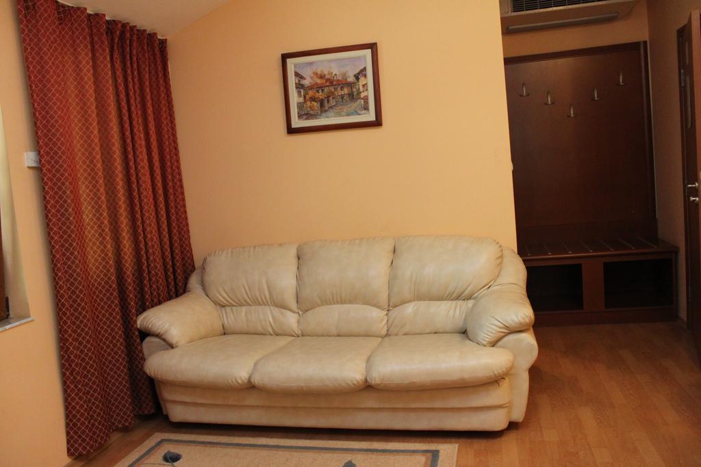 Family Hotel Residence Добрич Экстерьер фото