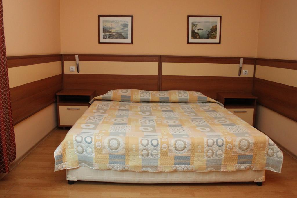 Family Hotel Residence Добрич Экстерьер фото