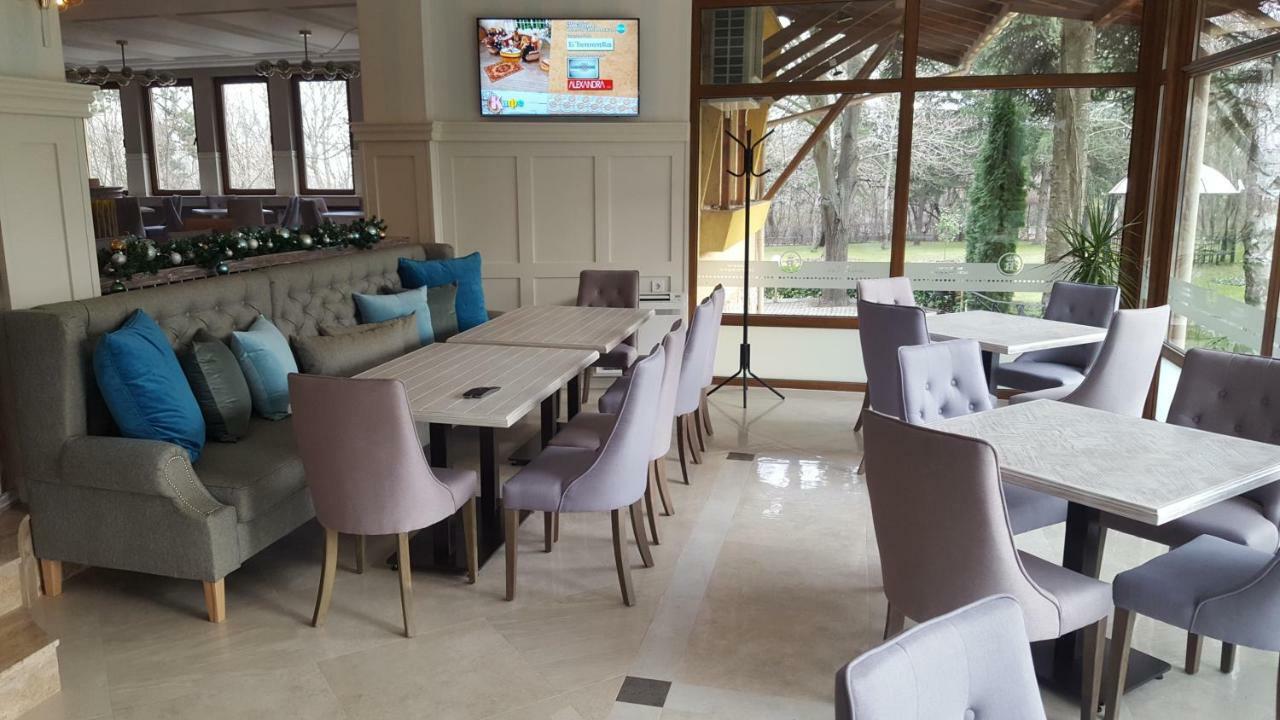 Family Hotel Residence Добрич Экстерьер фото