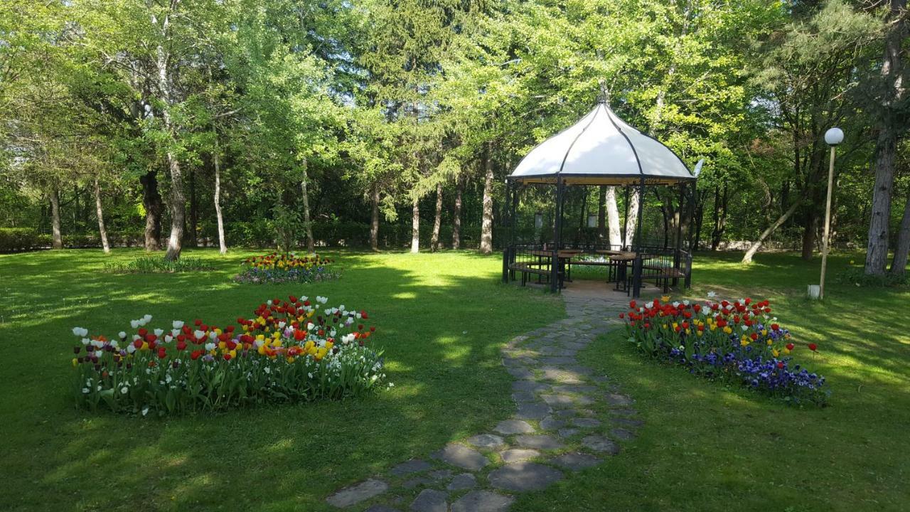 Family Hotel Residence Добрич Экстерьер фото
