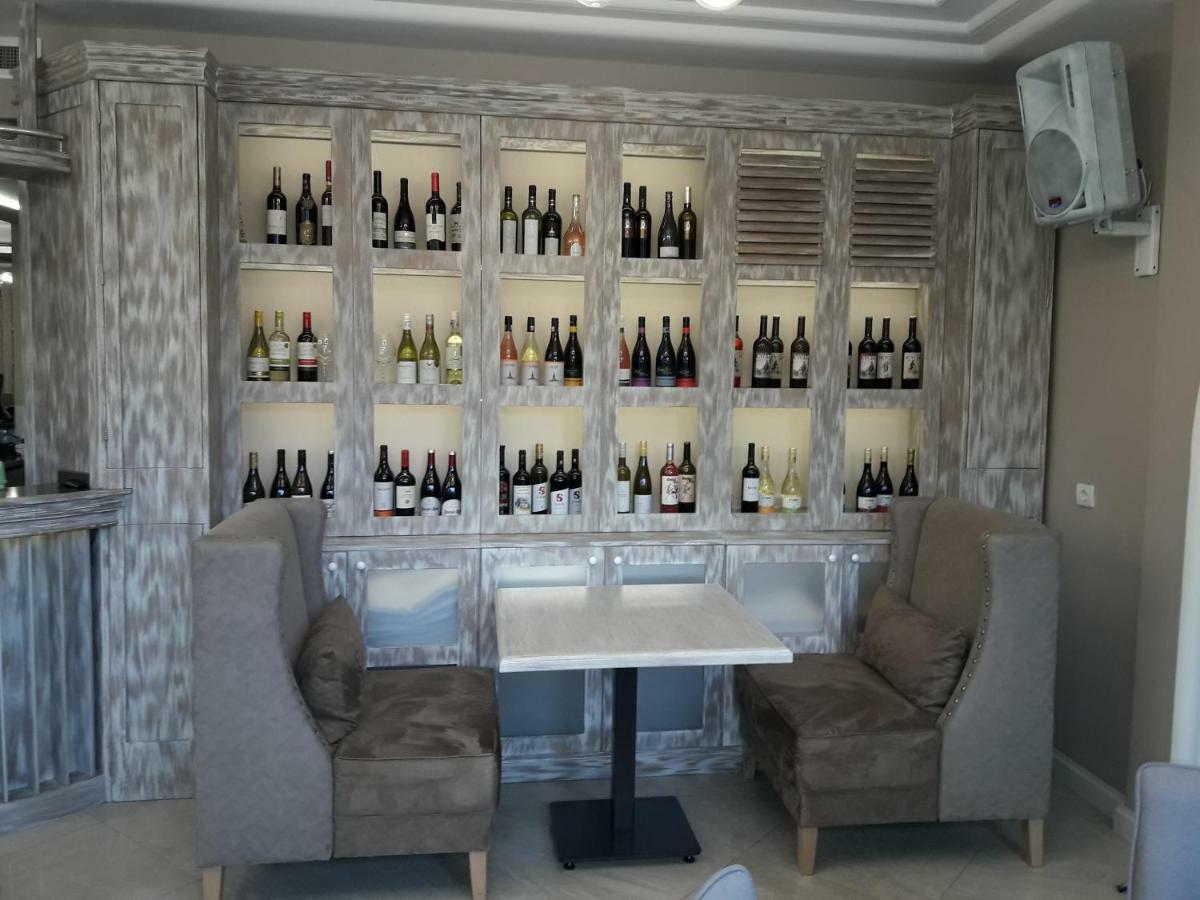 Family Hotel Residence Добрич Экстерьер фото